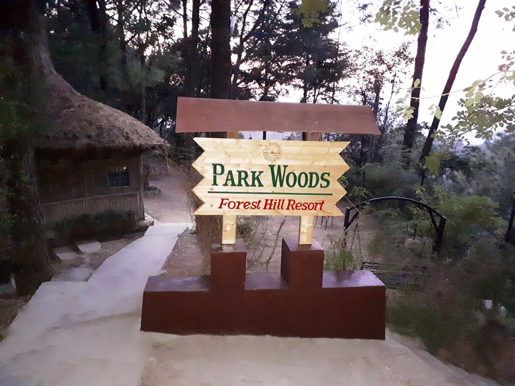 Parkwoods Hill Resort