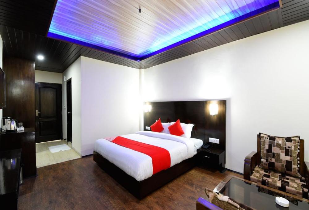 Hotel Manali Mantra Deluxe Room