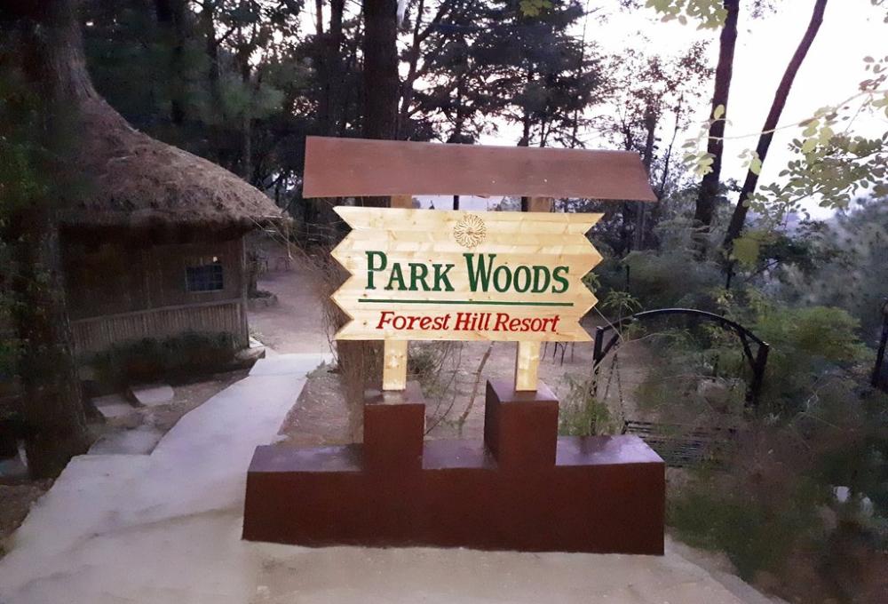 Parkwoods Hill Resort