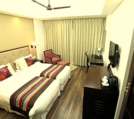 DELUXE ROOM